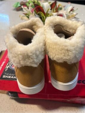 Cozy San Francisco 49ers Tan Faux-Shearling High-Top Sneakers